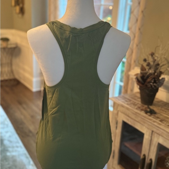 NWT Lululemon Green Love Tank Top - 6 - Picture 2 of 2